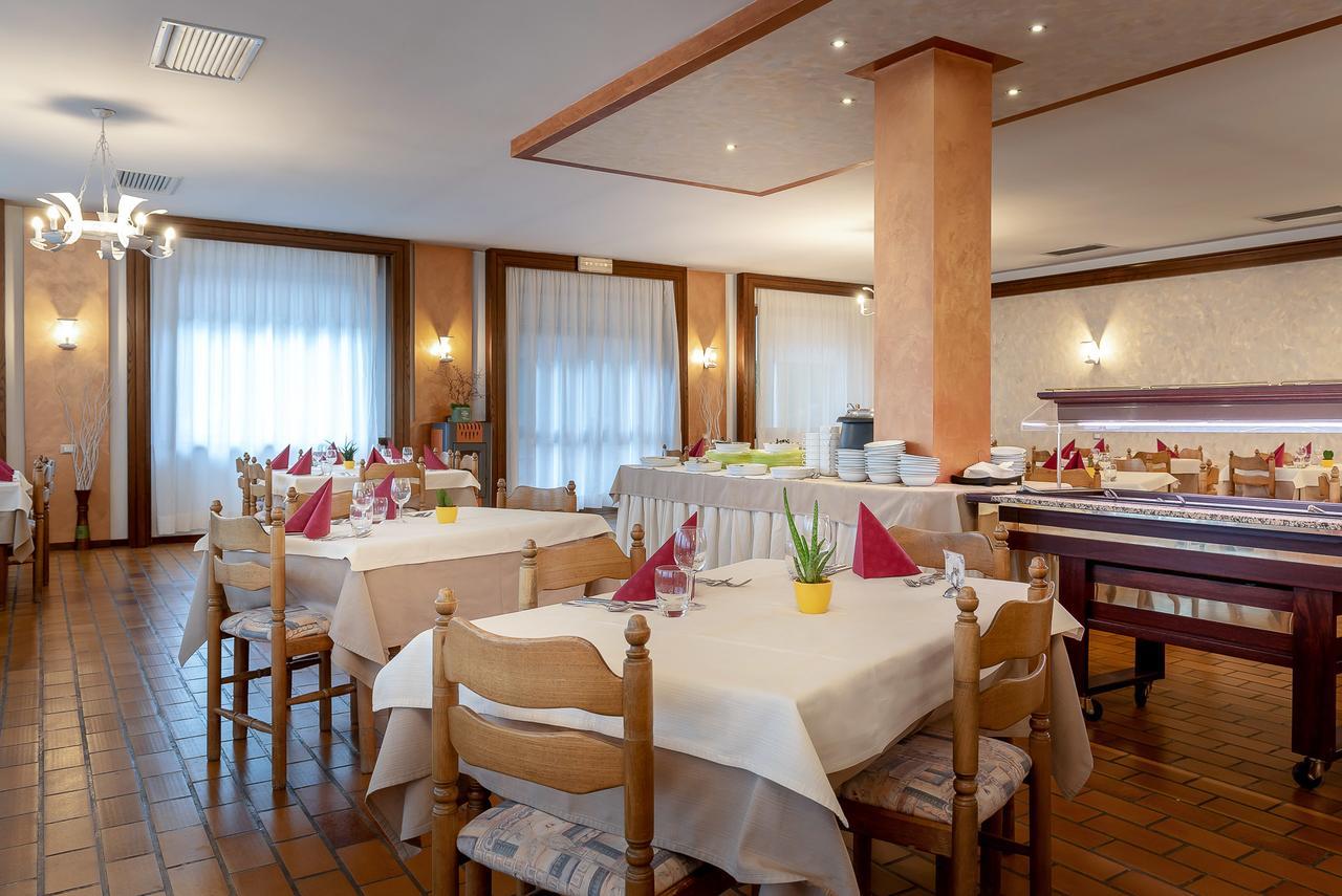 Hotel Latemar Castello-Molina di Fiemme Εξωτερικό φωτογραφία